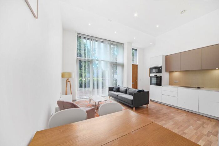 2 Bedroom Flat For Sale In Grove Street, Deptford, London, SE8