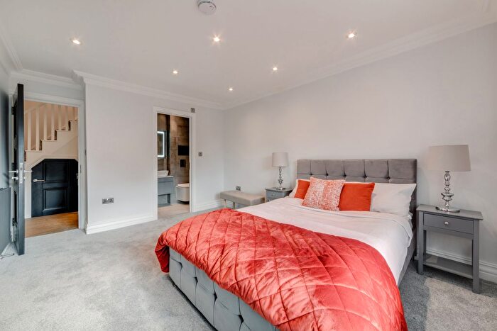 2 Bedroom Flat For Sale In Grosvenor Avenue, Highbury, N5
