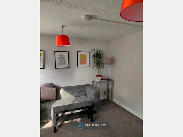 6 Bedroom Terraced House To Rent In Howard Road, Surbiton, KT5