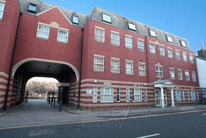 2 Bedroom Flat To Rent In Mill Street, Langham House Mill Street, LU1