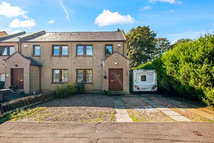 3 Bedroom Semi-Detached House For Sale In Mansion Drive, Dundee, DD4