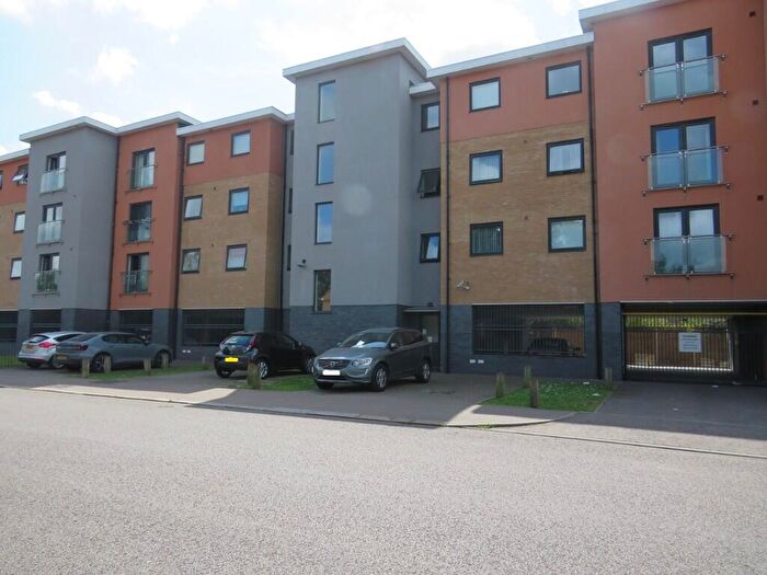 2 Bedroom Flat For Sale In Lansdowne Court, Tilbury, Essex, RM18