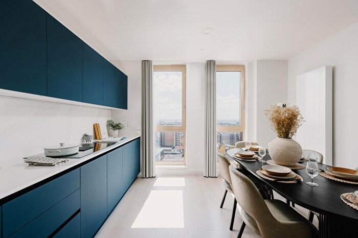 3 Bedroom Penthouse To Rent In Boulevard Place, Hove, East Sussex, BN3