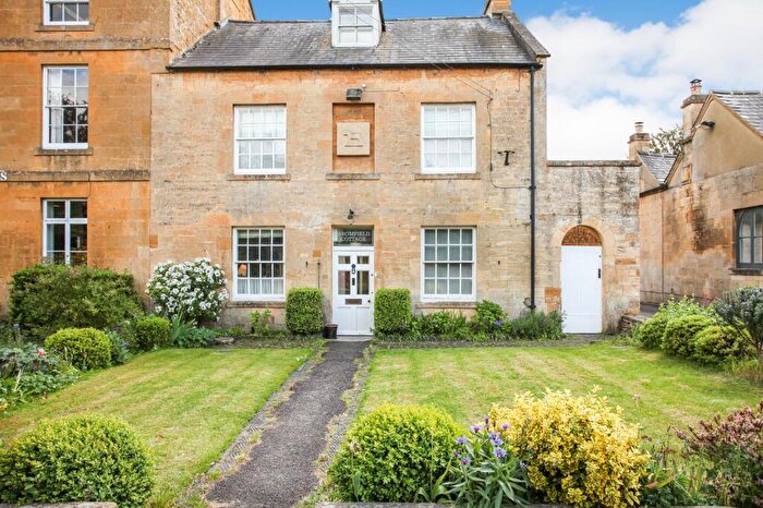 3 Bedroom Semi Detached House For Sale In Oxford Street, Moreton-in-Marsh, Gloucestershire., GL56