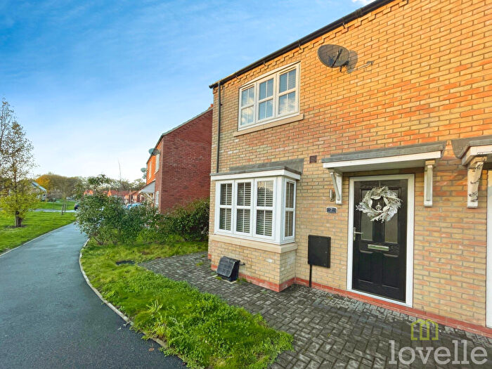 3 Bedroom Semi-Detached House For Sale In Swale Drive, Gainsborough, DN21