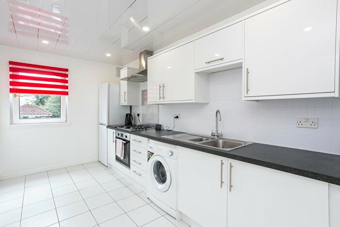 2 Bedroom Flat For Sale In Duddingston Park South, Duddingston, Edinburgh, EH15