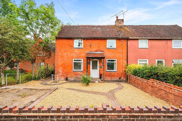 3 Bedroom Semi Detached House For Sale In Kingsley Place, Winchester, SO22