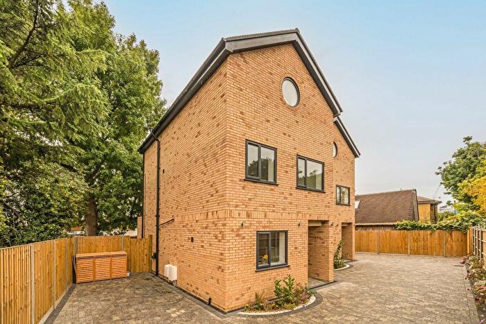 3 Bedroom Detached House For Sale In Grand Drive, West Wimbledon, SW20
