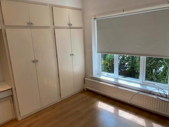 1 Bedroom Flat To Rent In Durlston Road, Kingston Upon Thames KT2