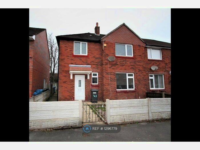 3 Bedroom Semi-Detached House To Rent In Dickens Place, Wigan WN3