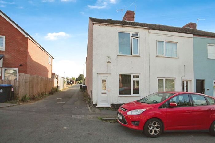 3 Bedroom End Of Terrace House For Sale In Clarence Road, Rugby, CV21
