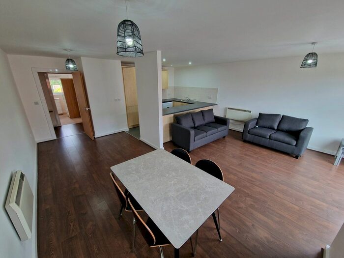 2 Bedroom Flat To Rent In Stretford Road, Hulme, Manchester, M15