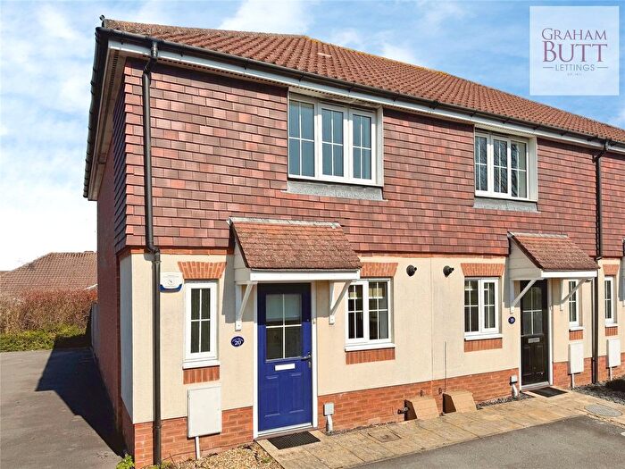 2 Bedroom Detached House To Rent In Empress Close, Littlehampton, West Sussex, BN17
