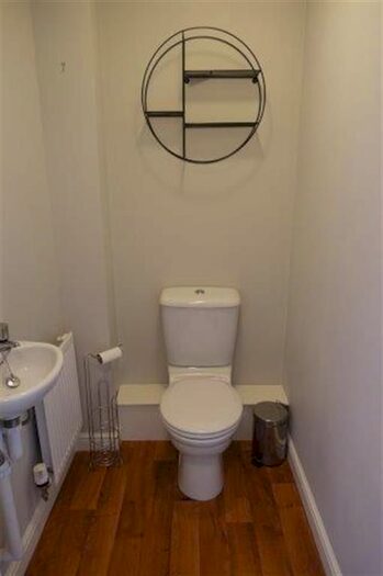 3 Bedroom Town House To Rent In Oval View, Middlesbrough, TS4