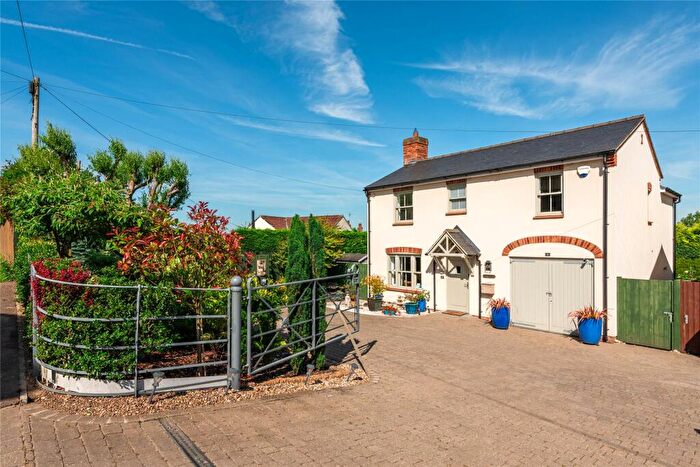 4 Bedroom Detached House For Sale In Lydds Hill, Ridgmont, Bedfordshire, MK43