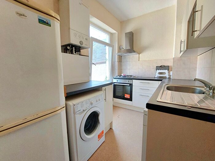 2 Bedroom Flat To Rent In Colum Road, Cardiff, CF10