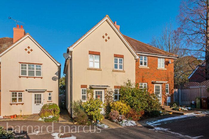 3 Bedroom House To Rent In Roseacre Close, Sutton, SM1