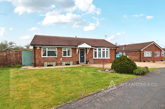 3 Bedroom Bungalow For Sale In Magpie Way, Winslow, Buckingham, MK18