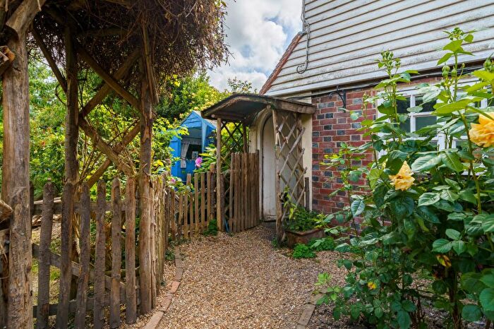 3 Bedroom Semi Detached House For Sale In Vicarage Road, Hailsham, BN27