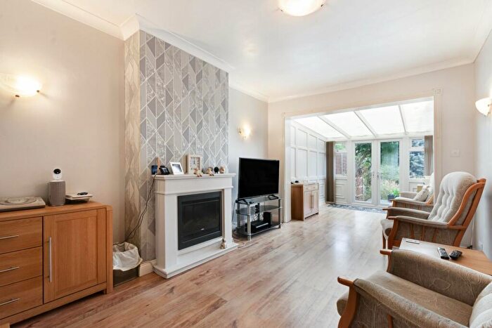 2 Bedroom Semi-Detached Bungalow For Sale In Blendon Road, Bexley, DA5