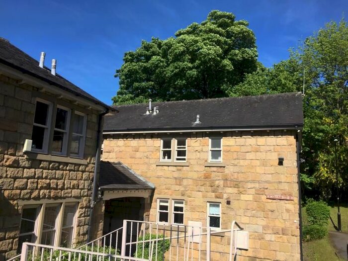2 Bedroom Flat To Rent In Stonelea Court, Alma Road, Headingley, LS6