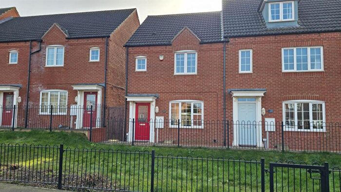 3 Bedroom Semi-Detached House For Sale In Mill Hill Road, Bingham, NG13