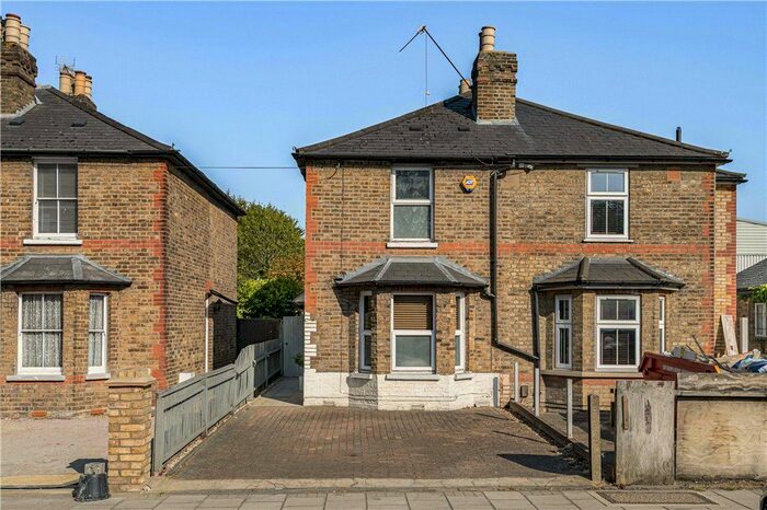 2 Bedroom Semi-Detached House To Rent In Hounslow Road, Hanworth, Feltham, TW13