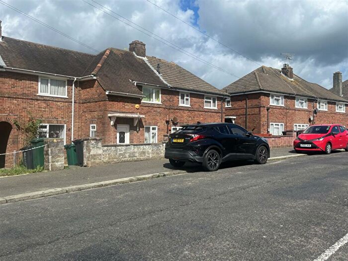 3 Bedroom Terraced House To Rent In Godwin Road, Hove, BN3