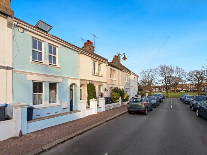 3 Bedroom Terraced House For Sale In Albert Road, Southwick, BN42