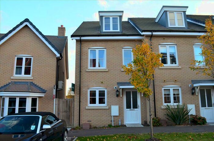 3 Bedroom End Of Terrace House To Rent In Sassoon Drive, Royston, SG8