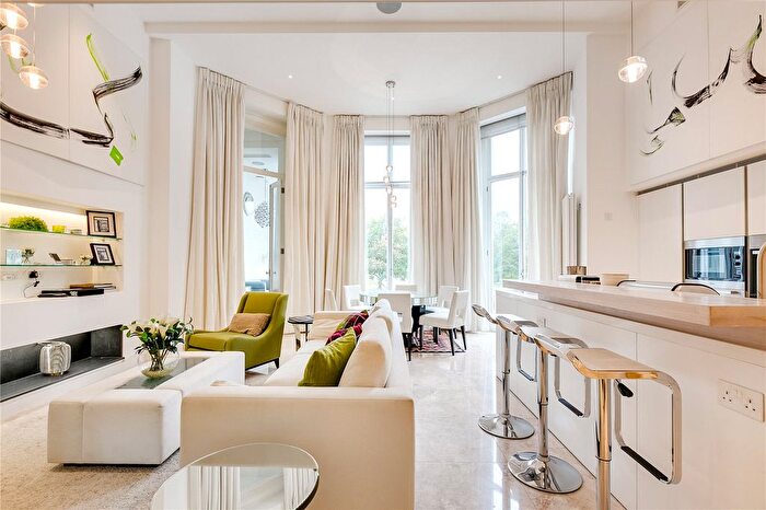 4 Bedroom Flat To Rent In Hyde Park Gate, South Kensington, SW7