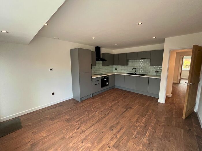 4 Bedroom Semi-Detached Bungalow To Rent In Sharp Street, Manchester, M28