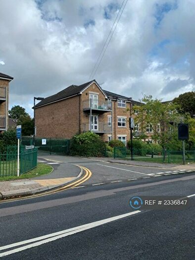 2 Bedroom Flat To Rent In Pinnata Close, Enfield, EN2