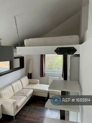 Studio To Rent In Azenby Road, London, SE15