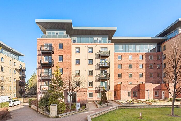 2 Bedroom Flat For Sale In Slateford Gait, Edinburgh, EH11