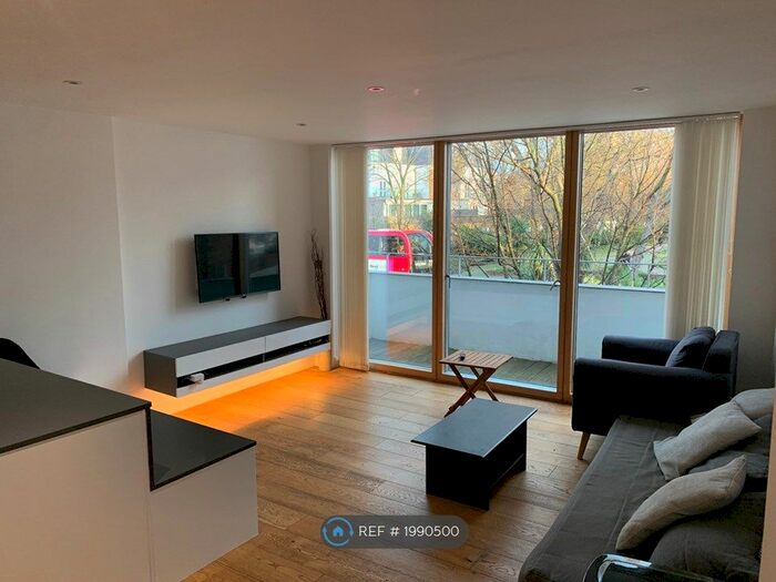 2 Bedroom Flat To Rent In Wandsworth Road, London, SW8