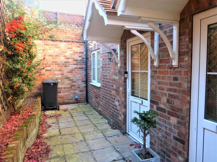 2 Bedroom Property To Rent In Brewery Hill, Grantham, NG31