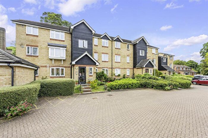 1 Bedroom Apartment For Sale In Dunnymans Road, Banstead, SM7
