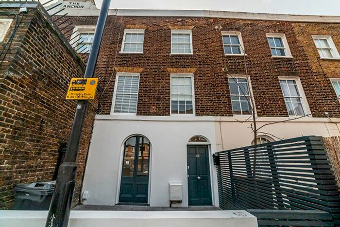 4 Bedroom Town House To Rent In Balls Pond Road, London, N1