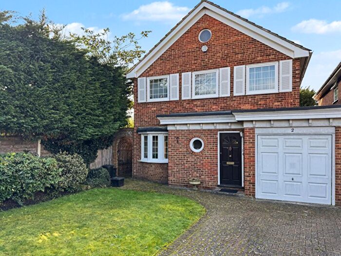 4 Bedroom Link Detached House For Sale In Berkeley Close, Petts Wood, Orpington, BR5