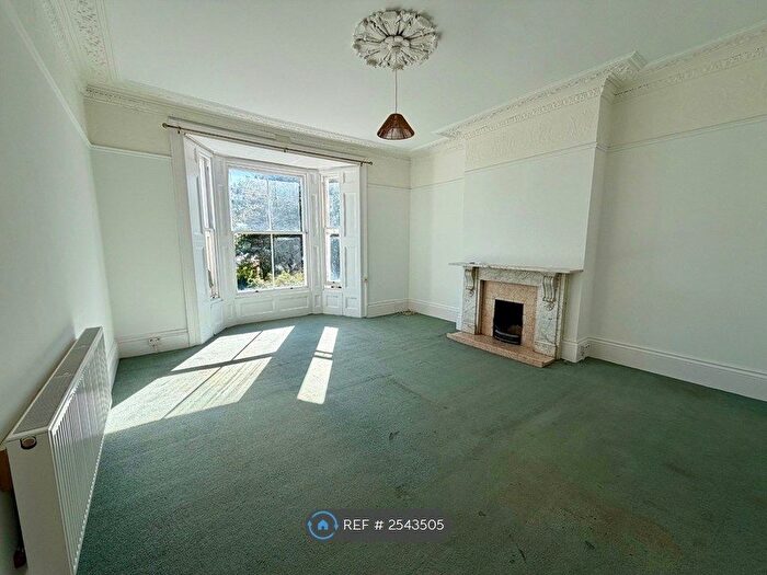 2 Bedroom Flat To Rent In The Mount, St Leonards-On-Sea, TN38