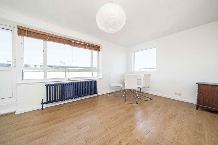 1 Bedroom Flat To Rent In Churchill Gardens, Pimlico, SW1V