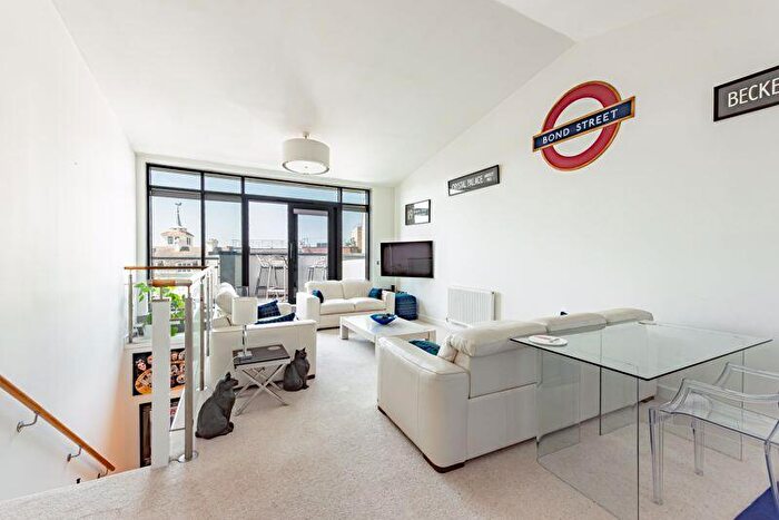 3 Bedroom Town House For Sale In Broad Street, Old Portsmouth, PO1