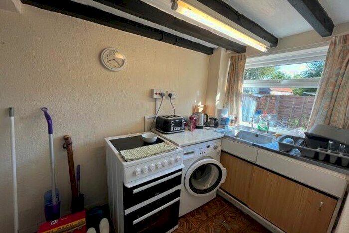 2 Bedroom Property To Rent In New Row, Nottingham, NG13