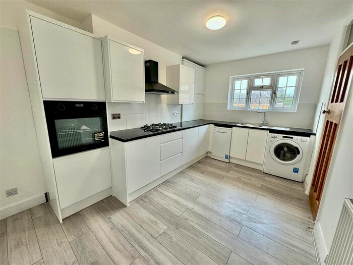1 Bedroom Flat To Rent In Uxbridge Road, Hatch End, Pinner, HA5