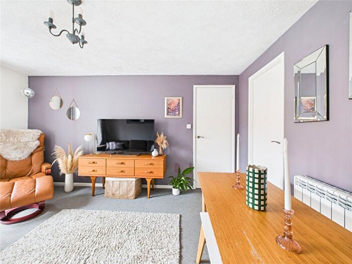 1 Bedroom Flat For Sale In Butlers Close, Crews Hole, Bristol, BS5