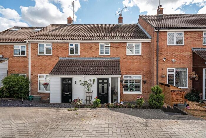 3 Bedroom House For Sale In Cornfields, Yateley, GU46
