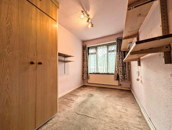 3 Bedroom Bungalow For Sale In Lichfield Close, Farnworth, Bolton, BL4