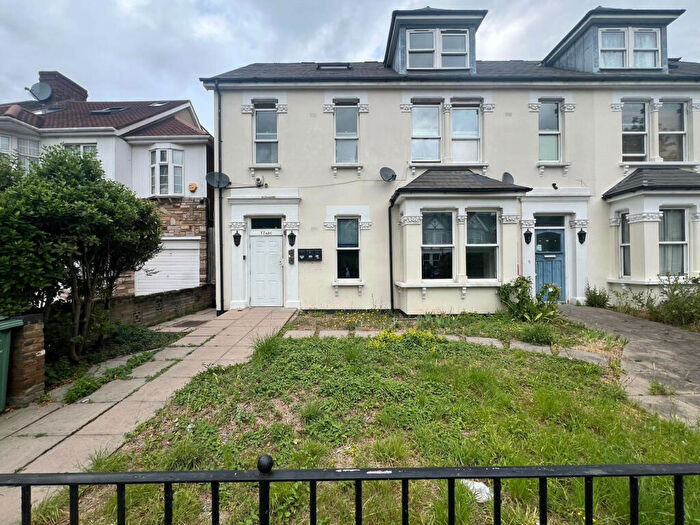 3 Bedroom Flat To Rent In Lansdowne Road, London, N17