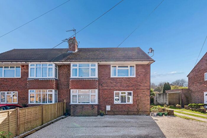 2 Bedroom Property For Sale In Heath Road, Beaconsfield, HP9